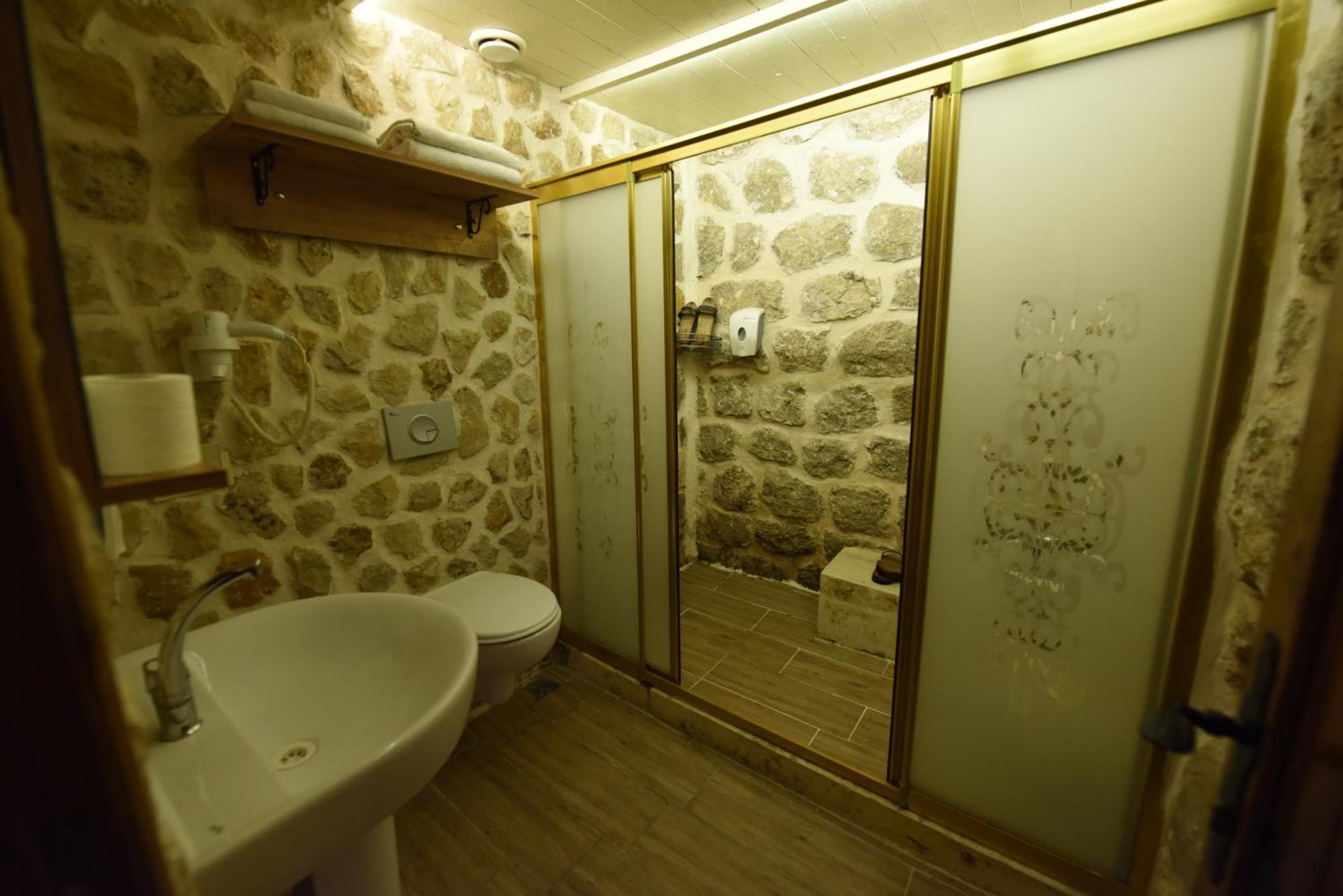 Artuklu Kervansaray Hotel Mardin Exteriör bild